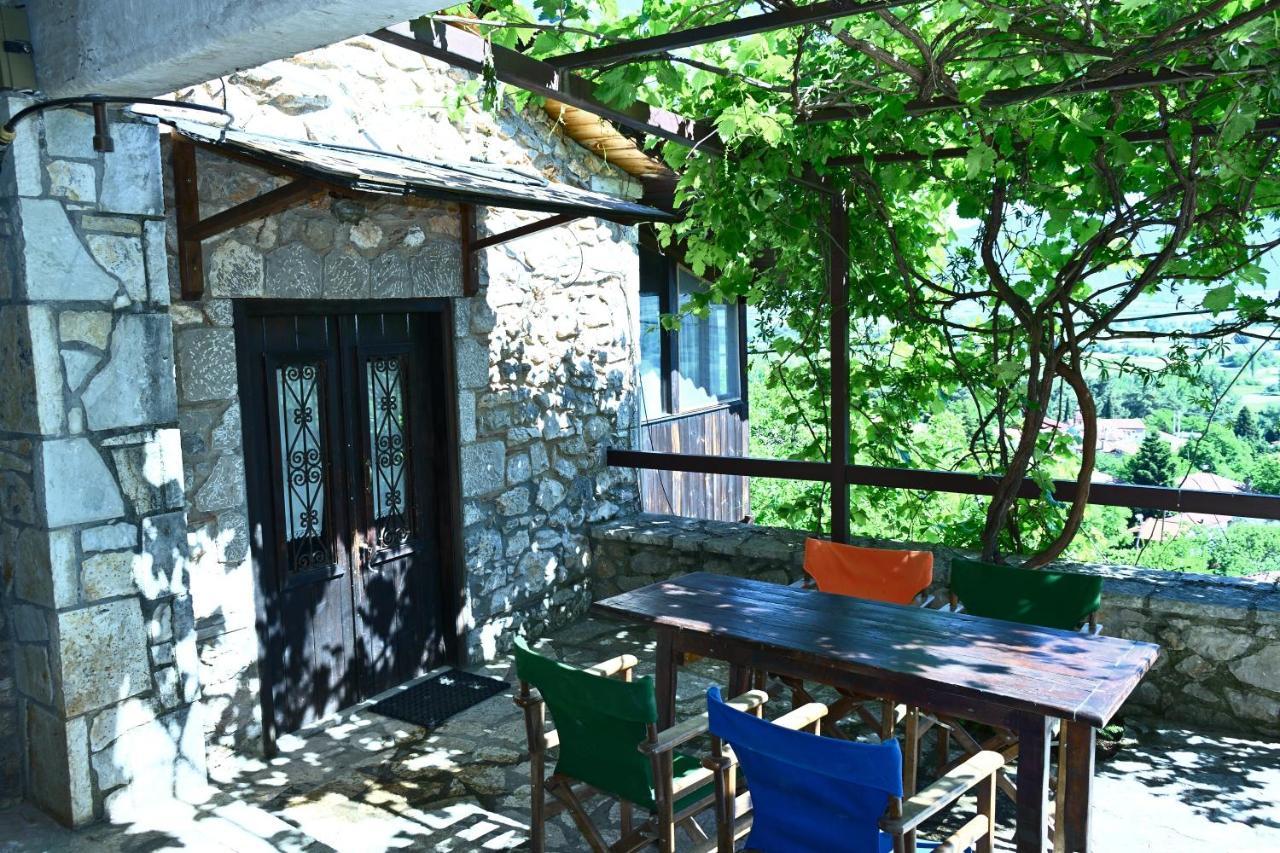 Μικρή Πέτρινη Μεζονέτα Βίλα Λιλαία Εξωτερικό φωτογραφία